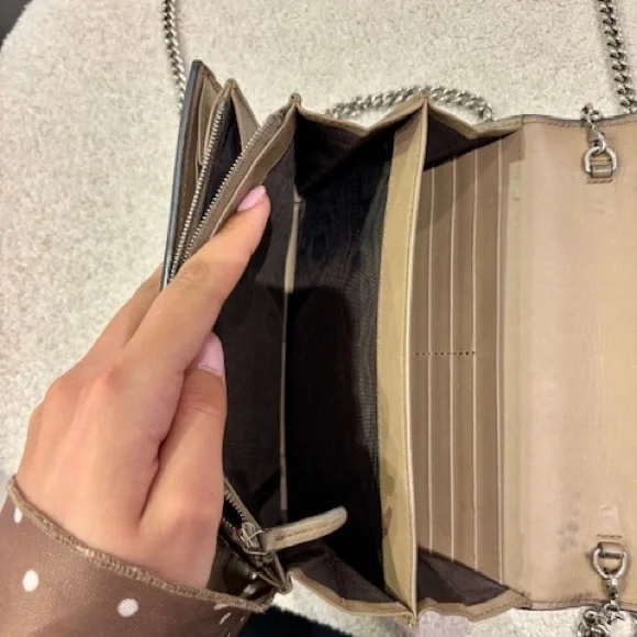 Gucci Cream and Gray Clutch with Dionysus Detail - Picture 3 of 7